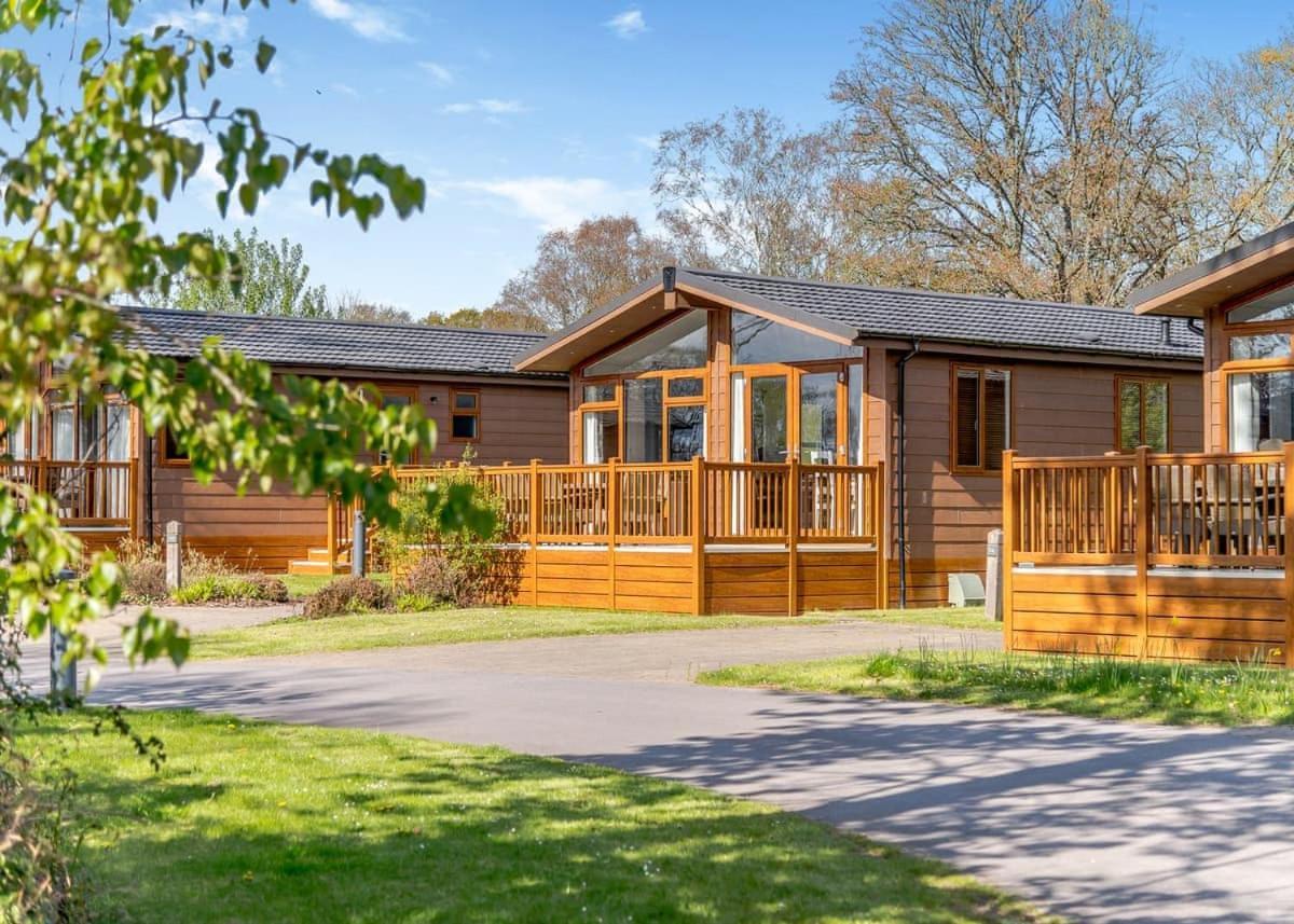 Wareham Forest Lodge Retreat Lytchett Minster Экстерьер фото